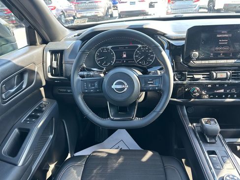 Used 2025 Nissan Pathfinder Rock Creek AWD/4WD image 18