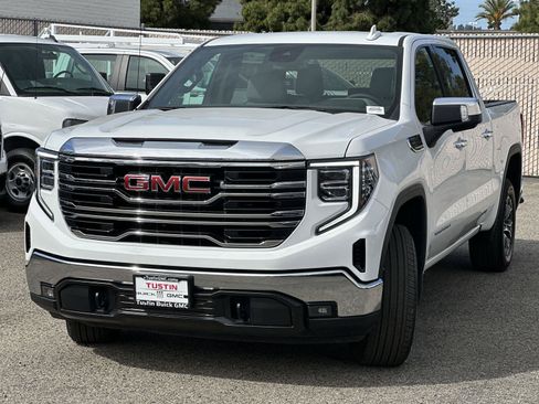 Used 2026 GMC Sierra 1500 SLT RWD image 8