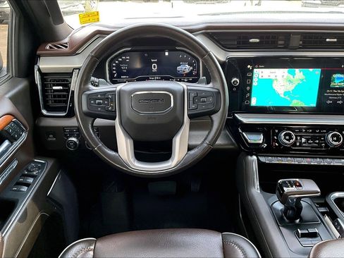 Used 2022 GMC Sierra 1500 Denali w/ Denali Reserve Package image 5