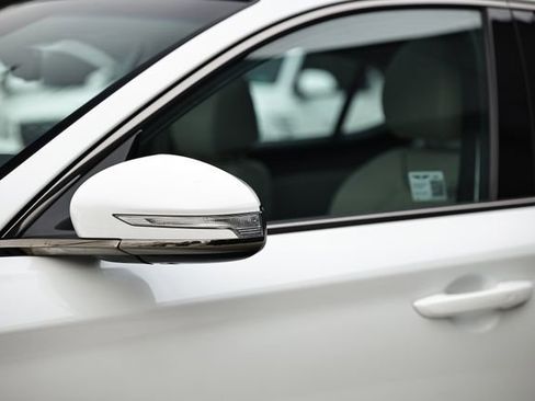 Used 2025 Genesis G70 3.3T Advanced image 11