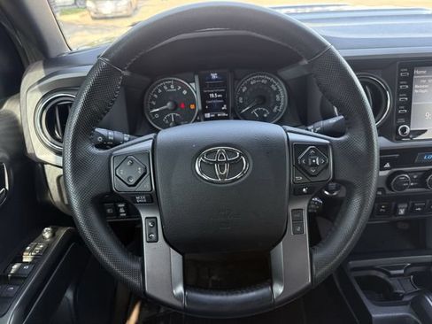 Used 2022 Toyota Tacoma TRD Sport w/ Technology Package AWD/4WD image 13