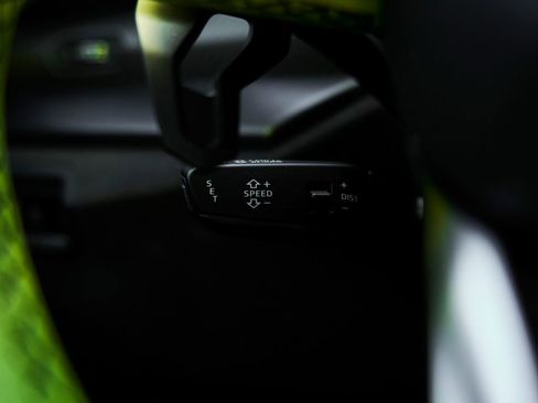 Used 2022 Lamborghini Urus AWD/4WD image 60