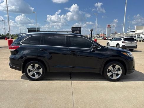 Certified 2019 Toyota Highlander Limited Platinum AWD/4WD image 3