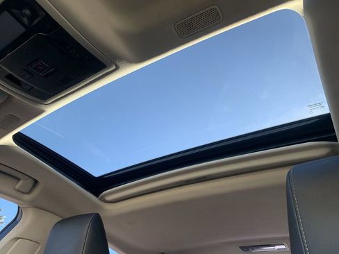 Used 2022 Lexus ES 300h 300h image 16