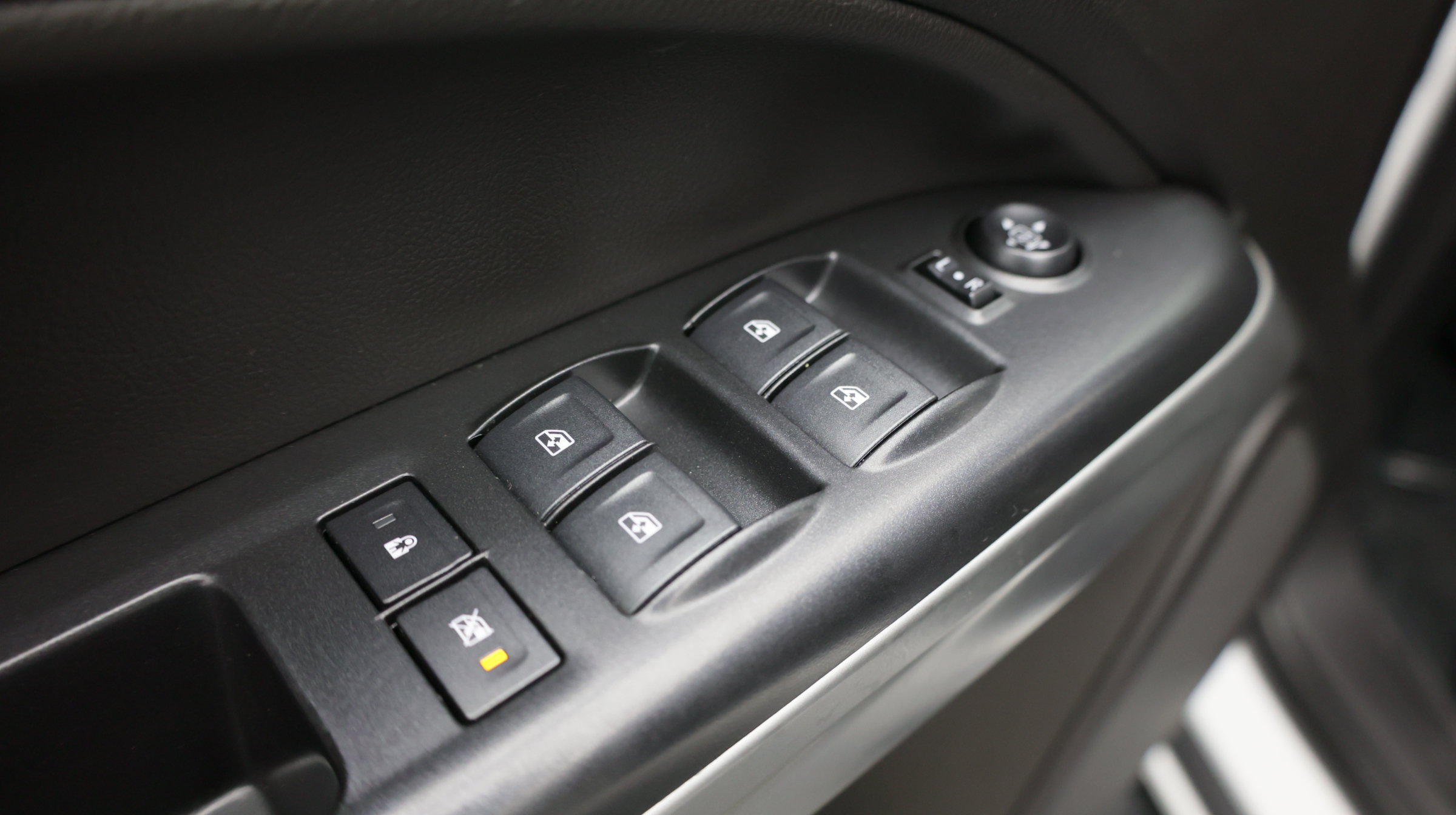 Used 2018 Chevrolet Colorado LT w/ Luxury Package, Chrome RWD image 12