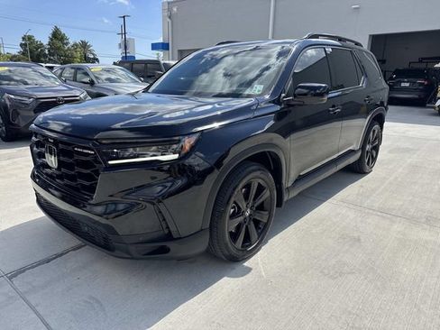 Certified 2025 Honda Pilot Black Edition image 3