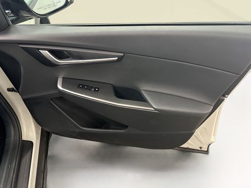 Used 2024 Kia EV6 Light image 32