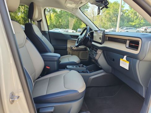 Certified 2025 Ford Maverick Lariat image 18