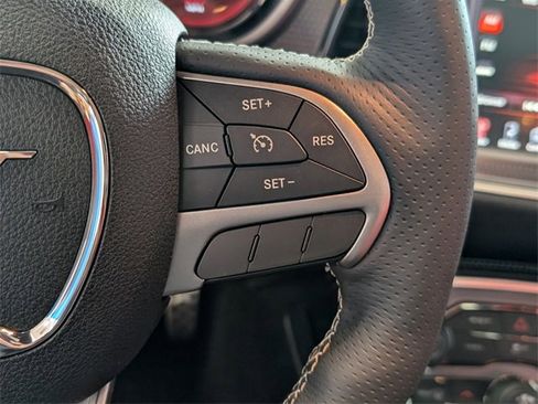 Used 2016 Dodge Challenger SRT Hellcat image 31