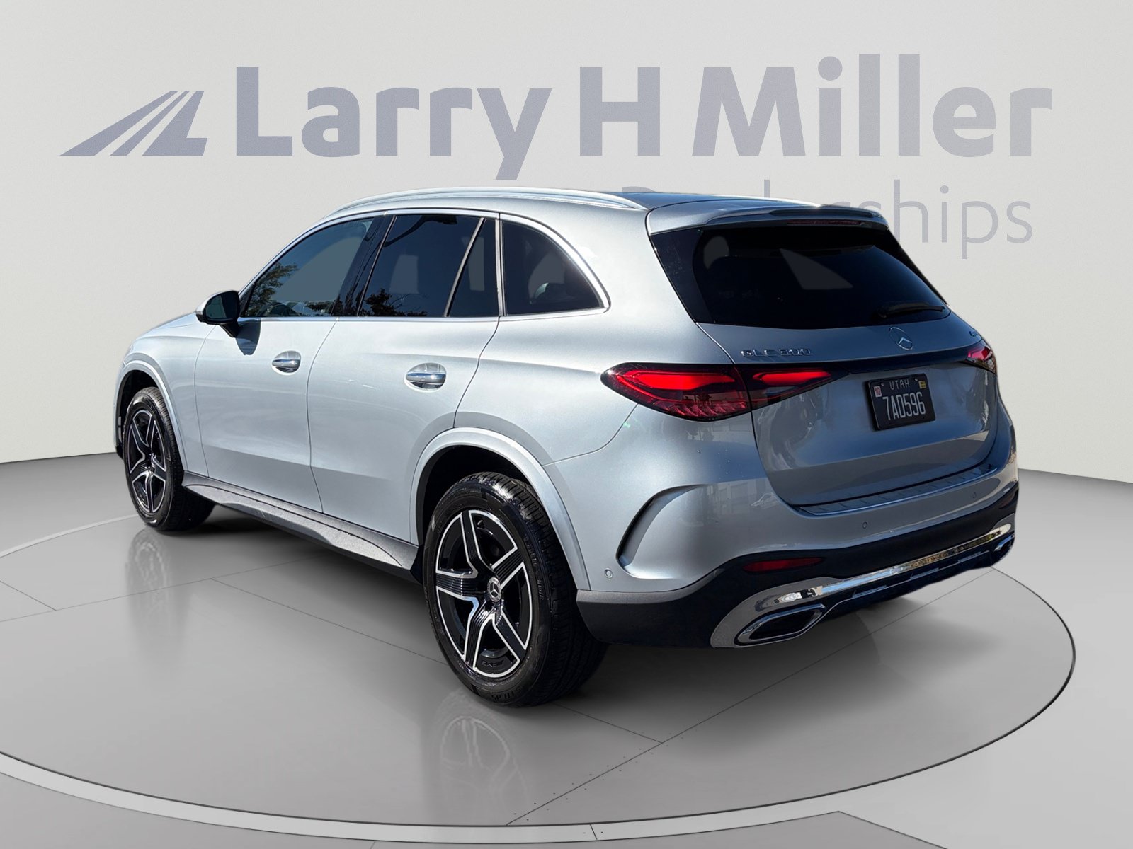 Used 2023 Mercedes-Benz GLC 300 4MATIC image 3
