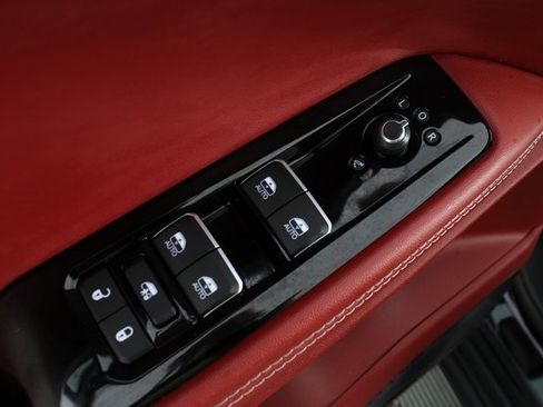 Used 2024 Jeep Wagoneer Launch Edition image 18