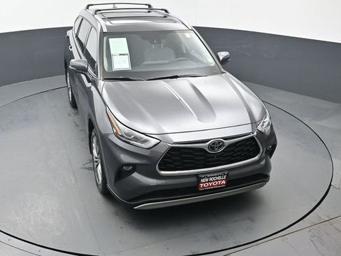 Used 2023 Toyota Highlander Platinum AWD/4WD image 52