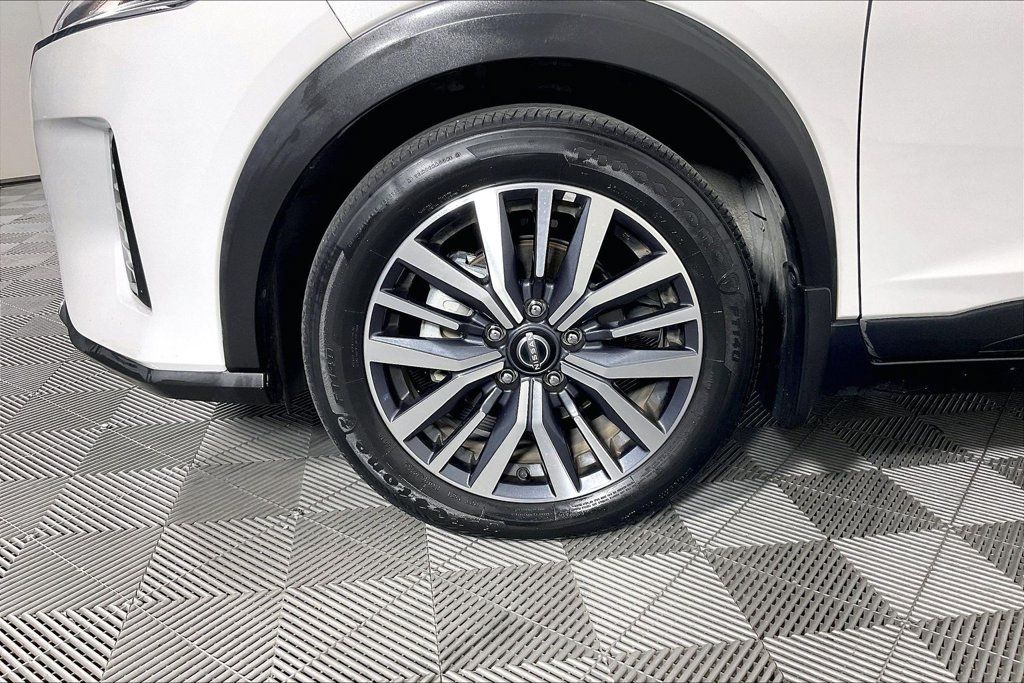 Used 2023 Nissan Kicks SV FWD image 10