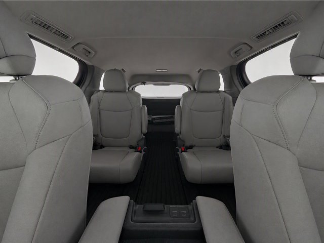 Used 2025 Toyota Sienna XLE FWD image 18
