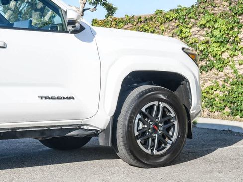 Used 2024 Toyota Tacoma TRD Sport w/ TRD Sport Premium Package AWD/4WD image 11