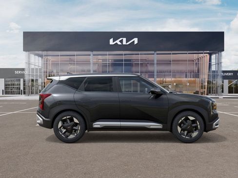 New 2027 Kia Seltos S FWD image 8