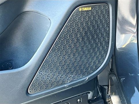 New 2025 Mitsubishi Outlander SE image 19