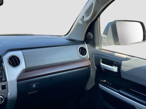 Used 2019 Toyota Tundra Limited w/ Limited Premium Package AWD/4WD image 25