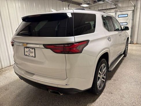 Used 2023 Chevrolet Traverse High Country AWD/4WD image 4