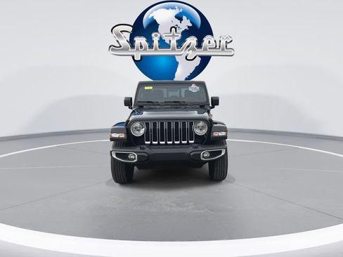 Used 2023 Jeep Gladiator Overland image 8