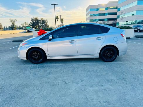 Used 2015 Toyota Prius Two image 3