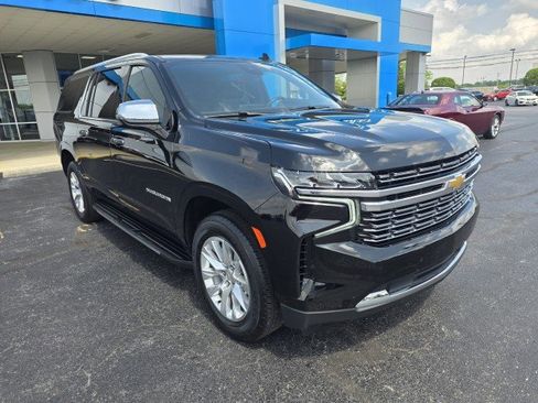 Used 2024 Chevrolet Suburban Premier AWD/4WD image 22