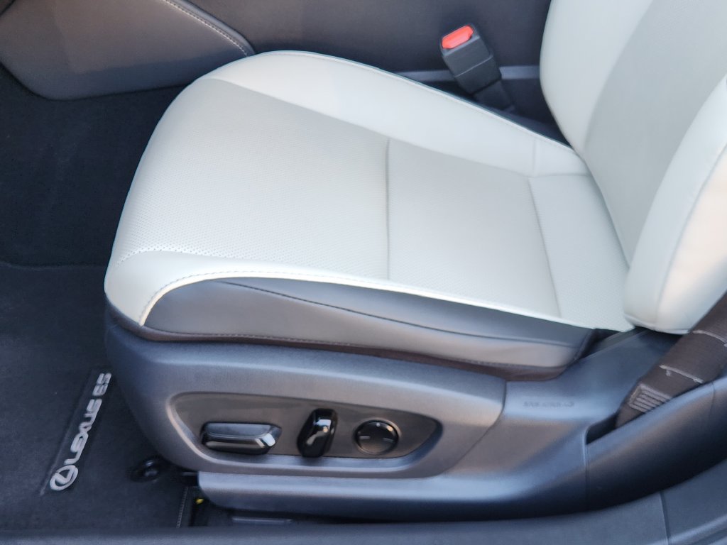 Certified 2025 Lexus ES 350 w/ Premium Package FWD image 23