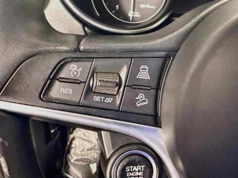 Used 2018 Alfa Romeo Stelvio Ti AWD/4WD image 14