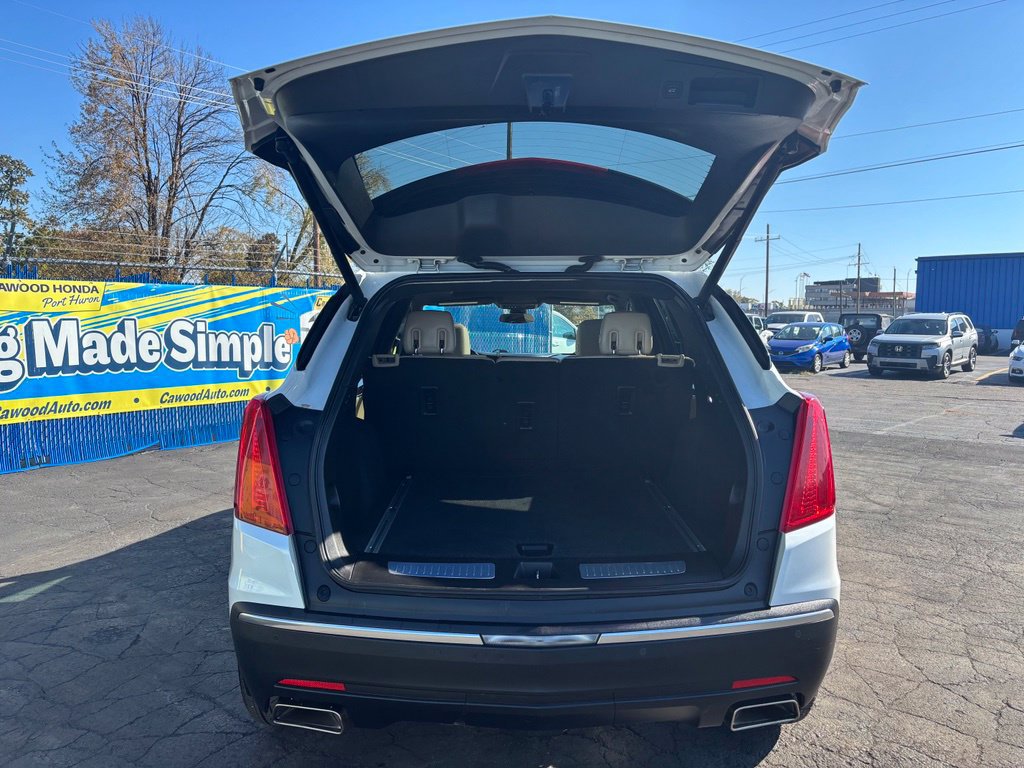 Used 2017 Cadillac XT5 Premium Luxury AWD/4WD image 4