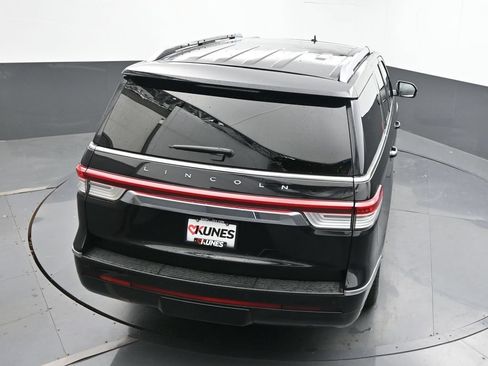 Used 2024 Lincoln Navigator Premiere AWD/4WD image 32