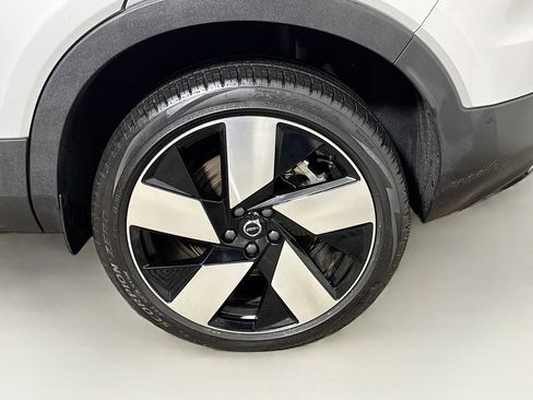 Used 2023 Volvo C40 P8 Recharge Ultimate image 30