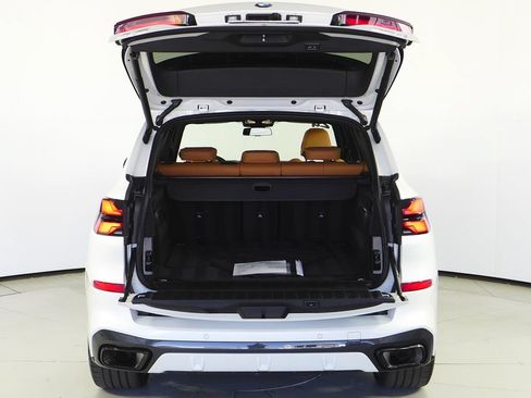 Used 2024 BMW X5 sDrive40i w/ M Sport Package RWD image 10