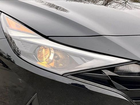 Used 2023 Hyundai Elantra SEL image 28