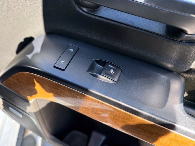 Used 2016 Chevrolet Silverado 2500 LTZ AWD/4WD image 23