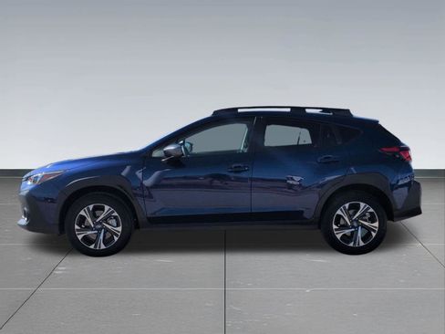 Used 2025 Subaru Crosstrek 2.0i Premium image 3