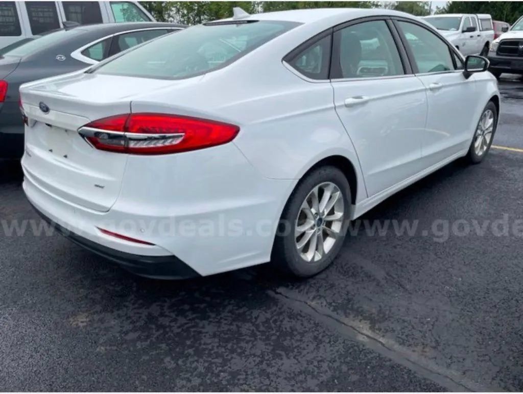 Used 2019 Ford Fusion SE FWD image 7