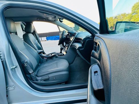 Used 2016 Chevrolet Malibu LT image 20