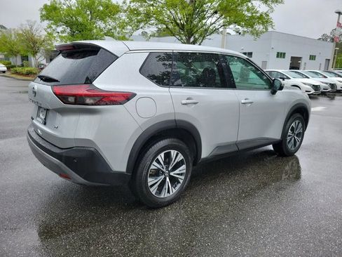 Used 2021 Nissan Rogue SV image 4