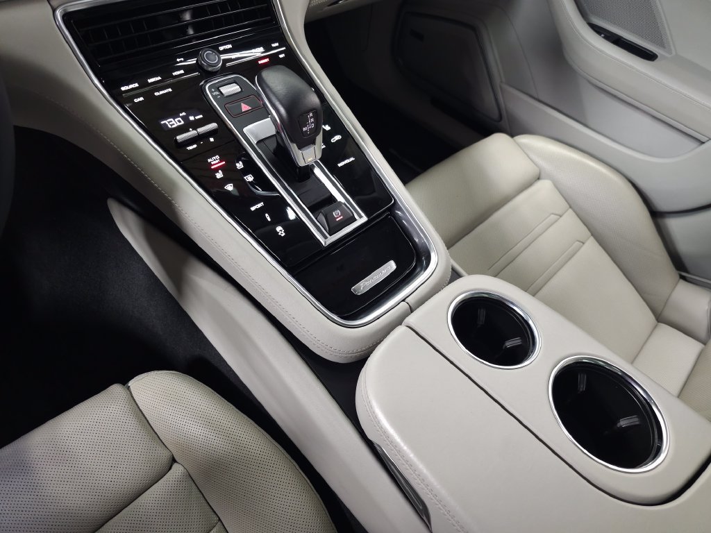 Used 2022 Porsche Panamera 4S AWD/4WD image 32