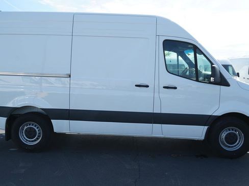 Used 2024 Mercedes-Benz Sprinter 144 Cargo image 5