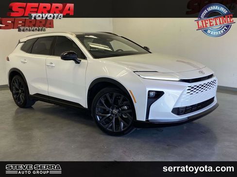 Used 2025 Toyota Crown Signia w/ Advanced Technology Package image 1