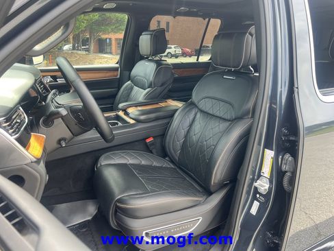 Used 2024 Jeep Grand Wagoneer L Series III AWD/4WD image 21