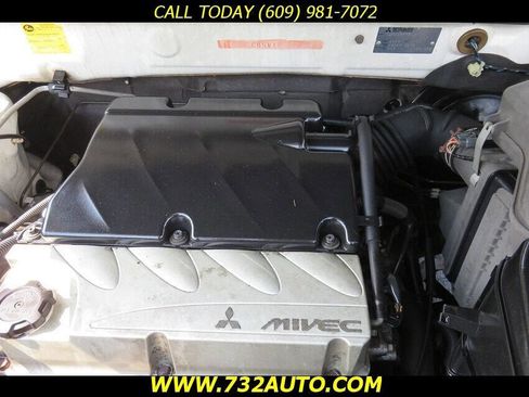 Used 2004 Mitsubishi Outlander LS image 32