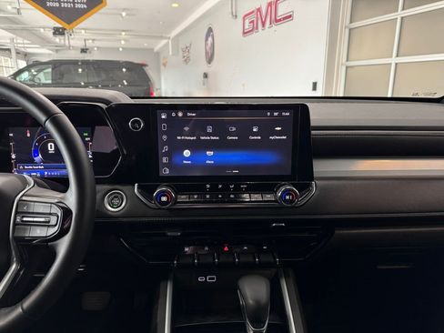 Certified 2023 Chevrolet Colorado LT w/ LT Convenience Package AWD/4WD image 15