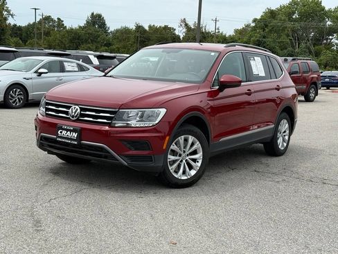 Used 2018 Volkswagen Tiguan SE AWD/4WD image 3