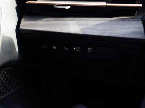 Used 2024 Nissan Ariya AWD image 13