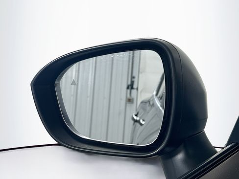 Used 2023 Nissan Rogue S FWD image 16