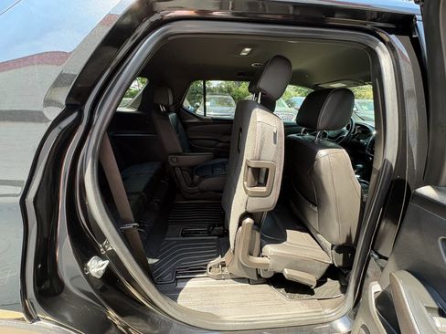 Used 2022 Chevrolet Traverse RS w/ LPO, 'HIT The Road' Package FWD image 20