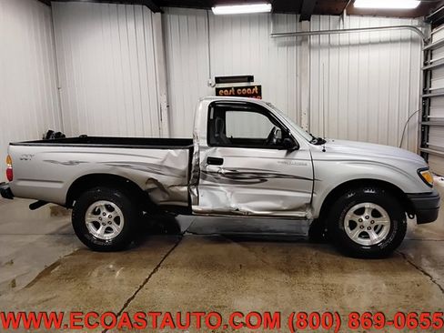 Used 2001 Toyota Tacoma 2WD Regular Cab image 2