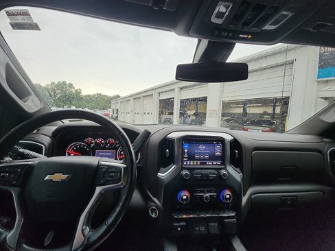 Used 2020 Chevrolet Silverado 1500 LTZ w/ LTZ Premium Package AWD/4WD image 17